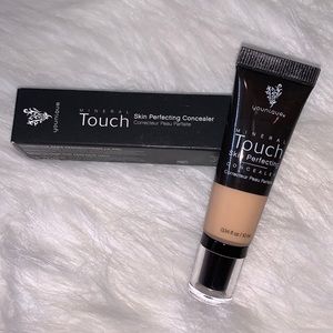 Younique skin perfecting concealer - Velour